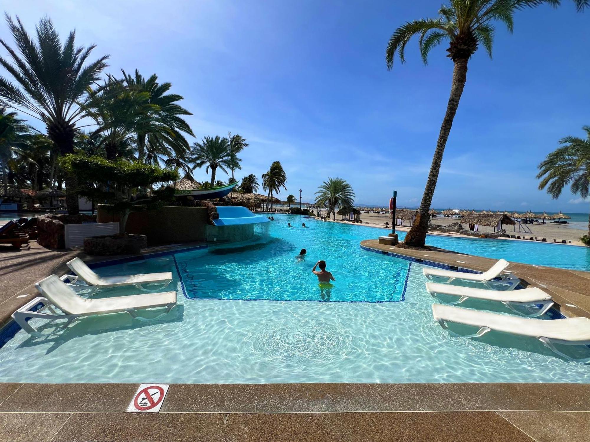 Hotel Sunsol Punta Blanca San Pedro Exterior foto